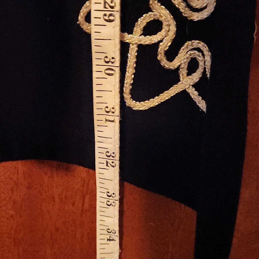 Elegant Black and White Floral Women's Cardigan - Picture 7 of 9